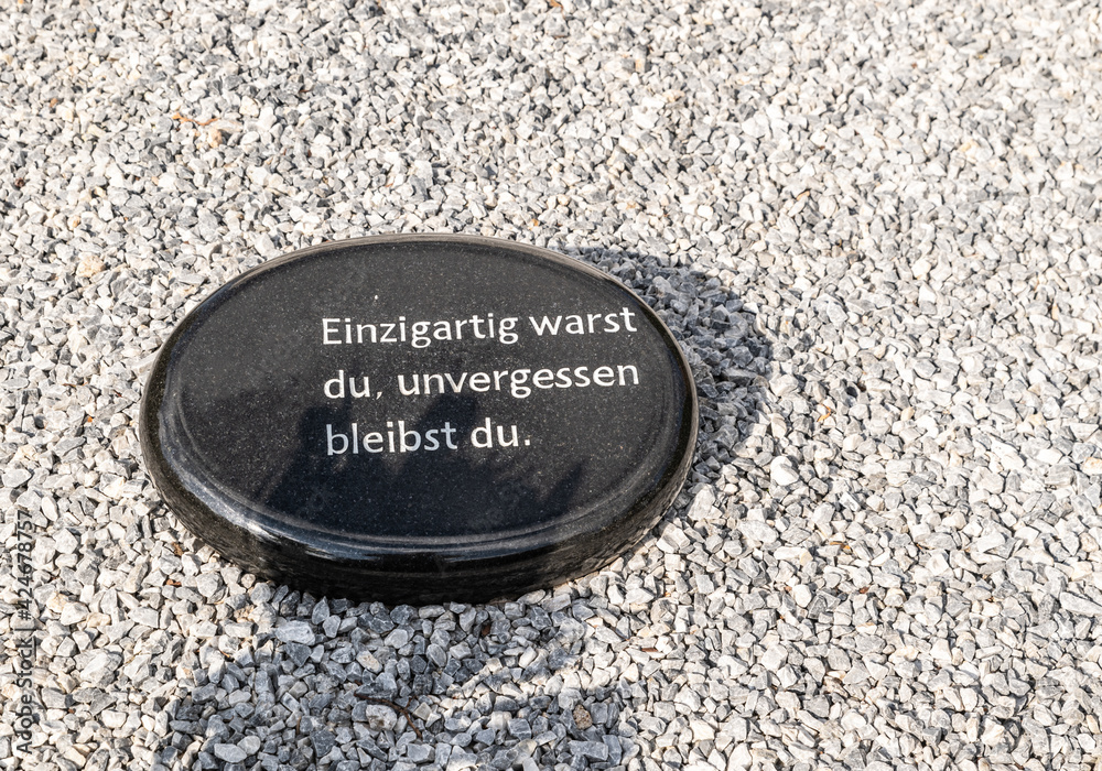 Spruchstein zur Erinnerung an einen lieben Menschen Stock Photo Adobe