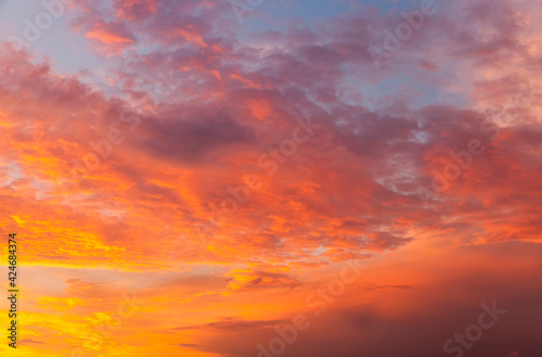 Fototapeta Naklejka Na Ścianę i Meble -  beautiful colored sky