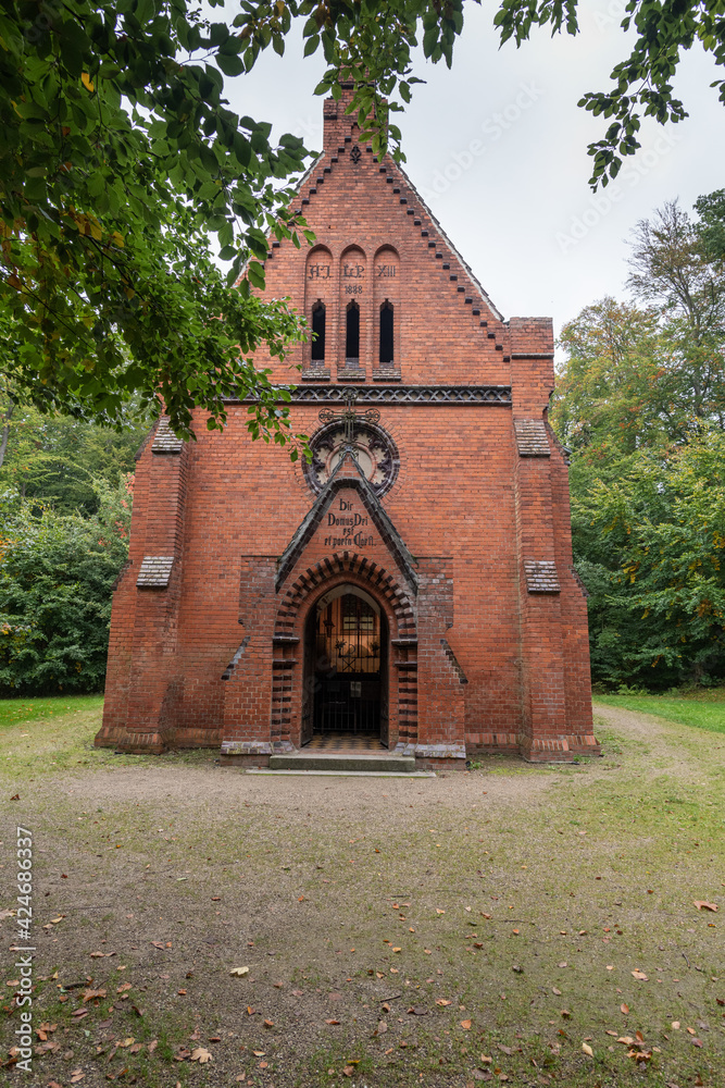 Naklejka premium Historische Waldkapelle