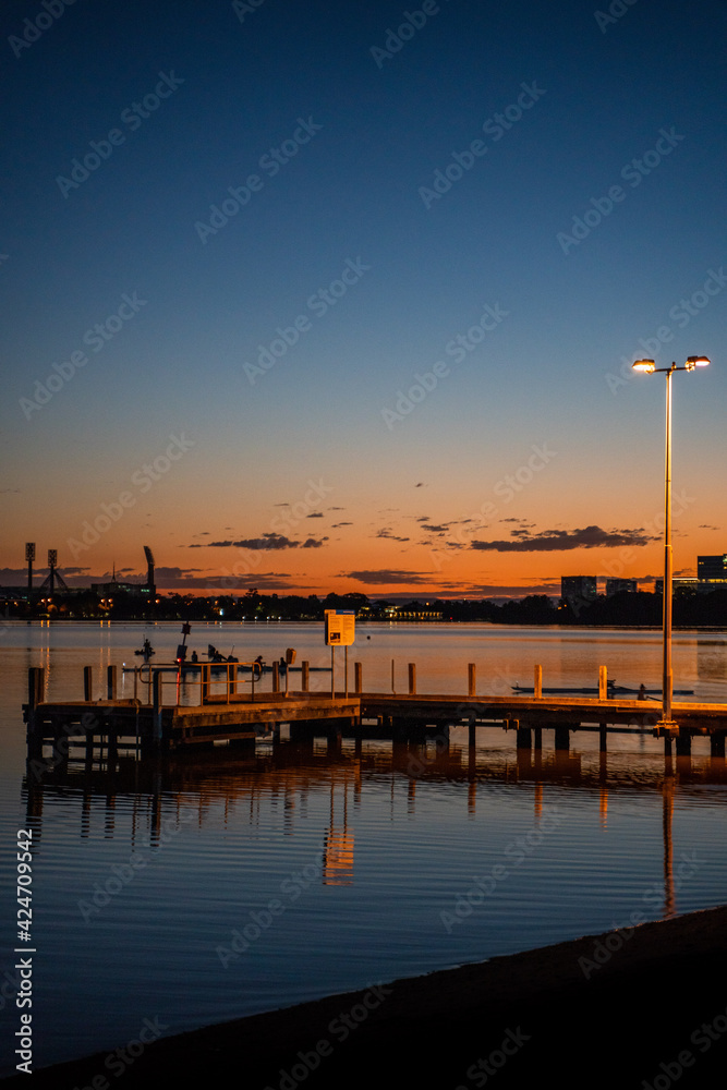 Fototapeta premium Perth city skyline sunrise 