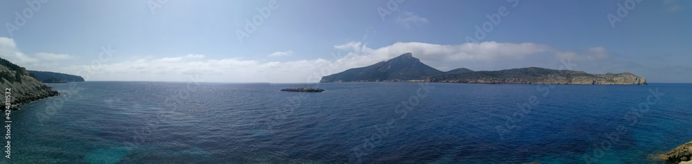 Fototapeta premium Beautiful on Sa Dragonera from mountains of Tramuntana, Mallorca, Spain