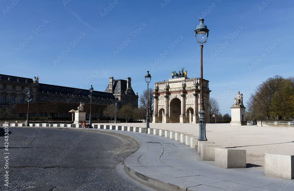 Obraz premium The Triumphal Arch of Carrousel is a triumphal arch in Paris, located in the Place du Carrousel. It was built between 1806 and 1808.