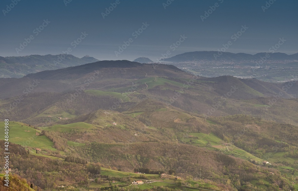 Paisajes durante la subida y bajada al monte Ernio