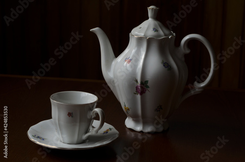 Juego de té en porcelana.