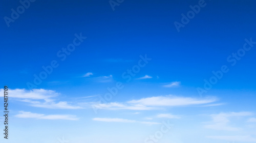 Himmel blau Hintergrund website wolken weiß wolkig schönheit Panorama Weite offen Sterne Abend Nacht Tag Astronomie Flugverkehr Flug- fliegen Luft weit Atmosphäre Umwelt- Natur- Sommer licht wetter