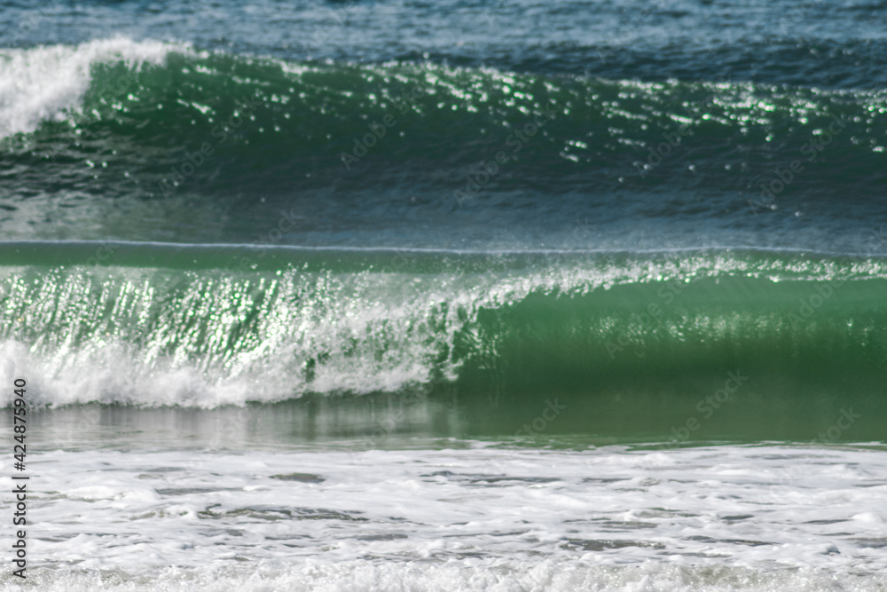 Fototapeta premium water flowing into the waves