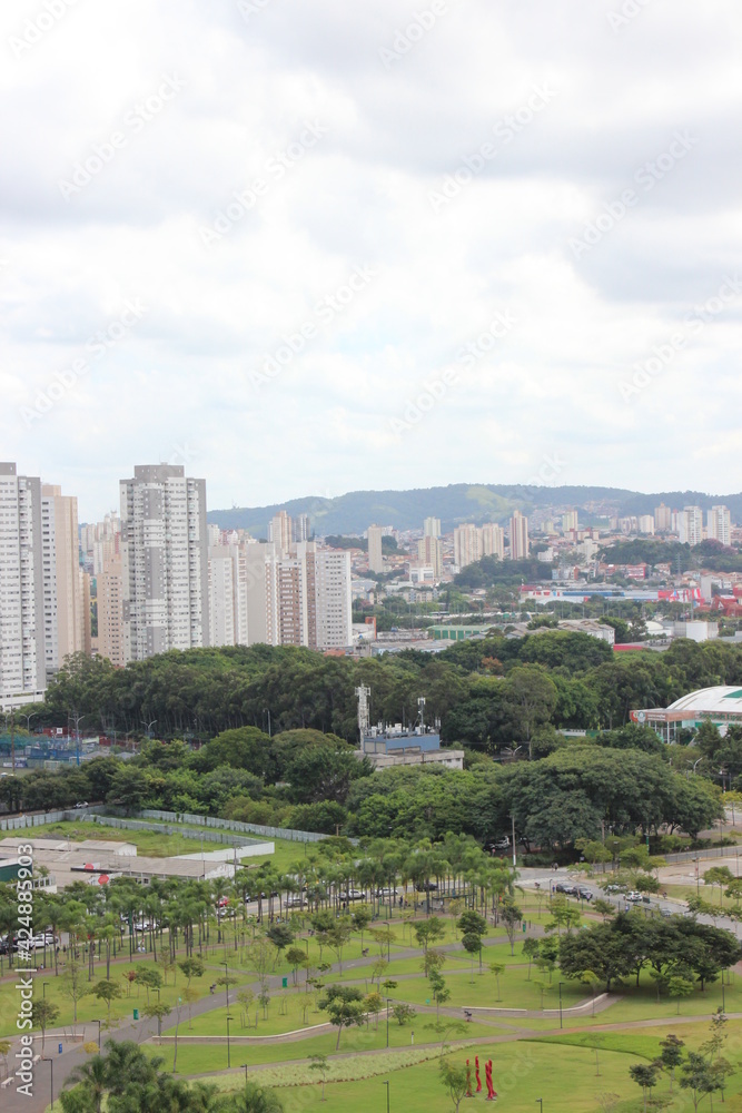 Fototapeta premium Cityscape with blue sky on a sunny day
