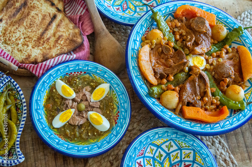 Couscous tunisien a l'agneau et Salade Grillée Ou Slata Méchouia photo