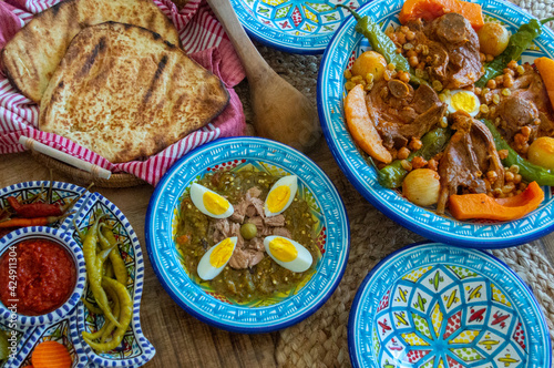 Couscous tunisien a l'agneau et Salade Grillée Ou Slata Méchouia