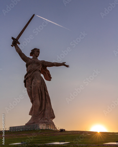 statue of liberty at sunrise