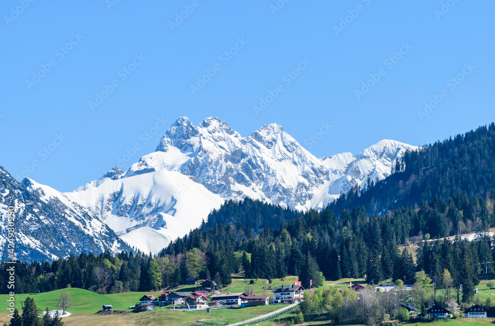 Imposante Gipfelwelt der Allgäuer Alpen bei Oberstdorf
