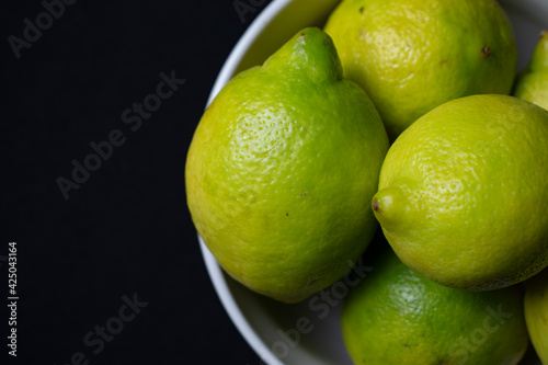 Fototapeta Naklejka Na Ścianę i Meble -  lime and lemon