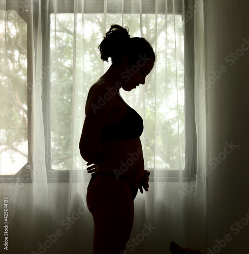 woman pregnat 15 weeks photo