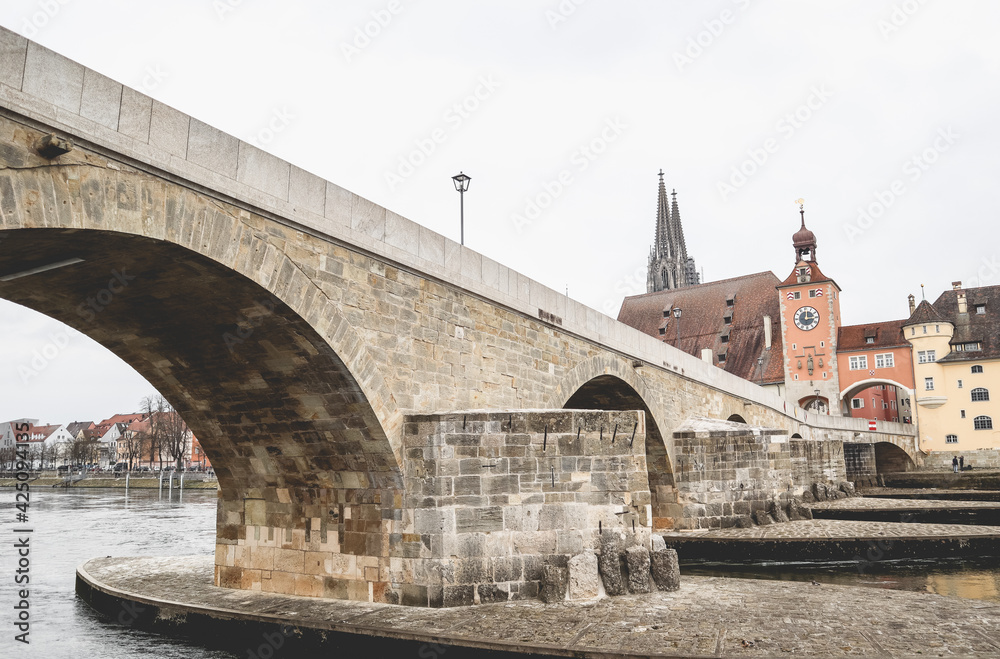 Steirnene Brücke Regensburg