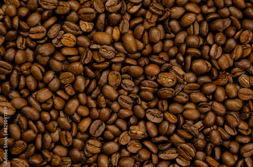 Obraz premium Fresh aromatic roasted coffee