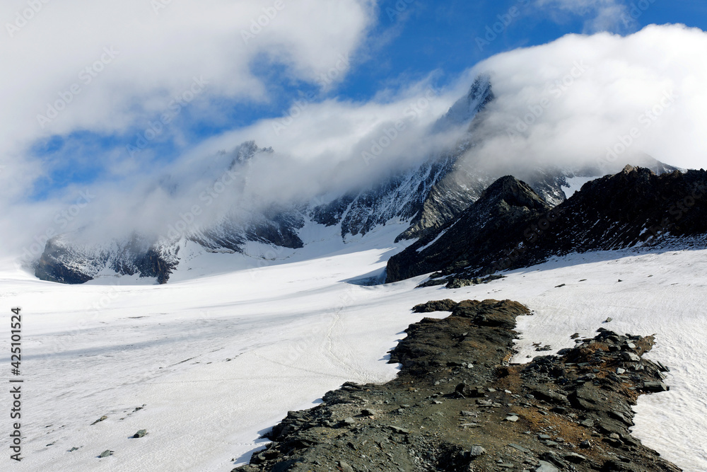 Obraz premium Grossglockner, the highest mountain in Austria, Hohe Tauern National Park, Europe