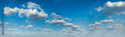 Quadro su tela panorama of clouds against the blue sky