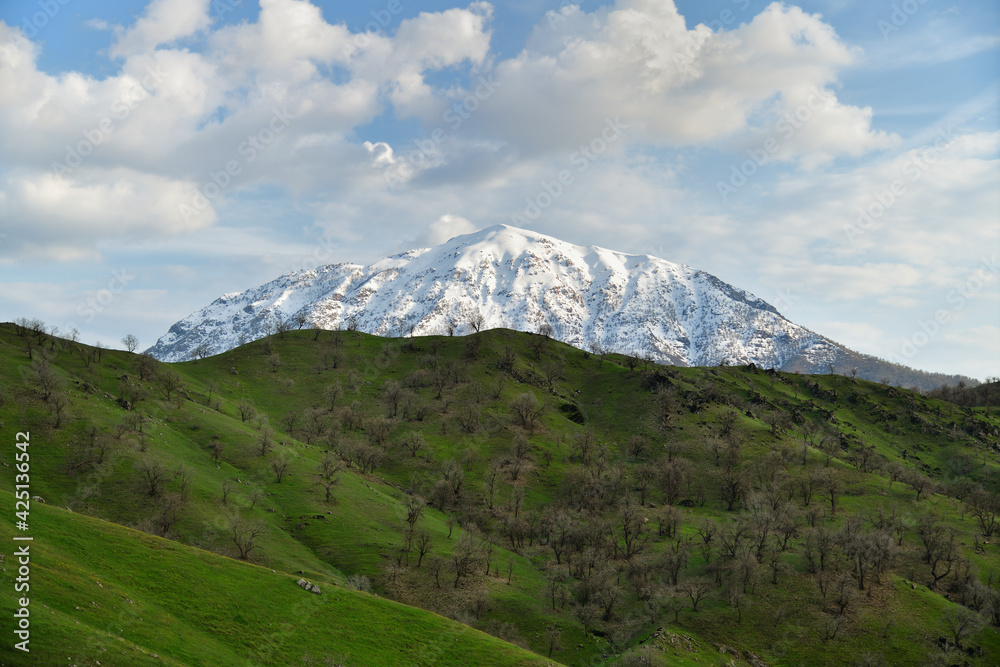 Piran Mountain in Kurdistan Region, Iraq Piran Mountain in Kurdistan Region, Iraq
