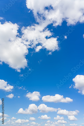 Fototapeta Naklejka Na Ścianę i Meble -  Beautiful blue sky and clouds with daylight natural background.