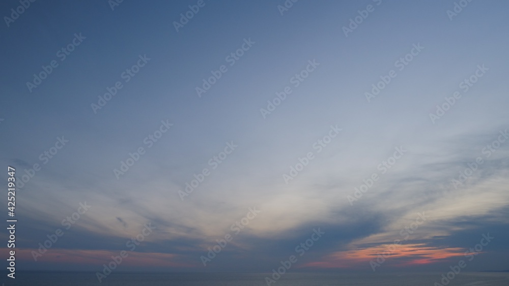 Obraz premium Sunset over sea water