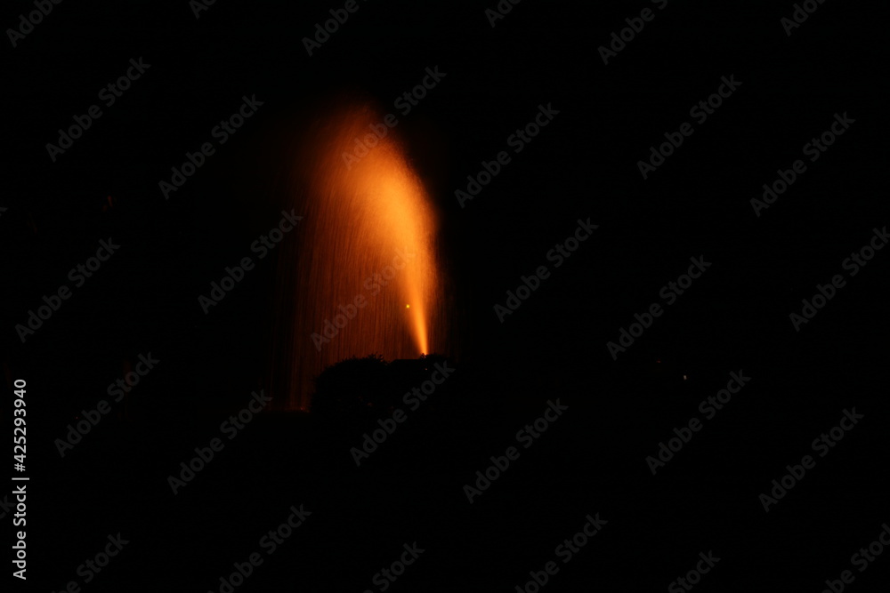 三河豊橋の伝統手筒花火 三河豊橋の伝統手筒花火
