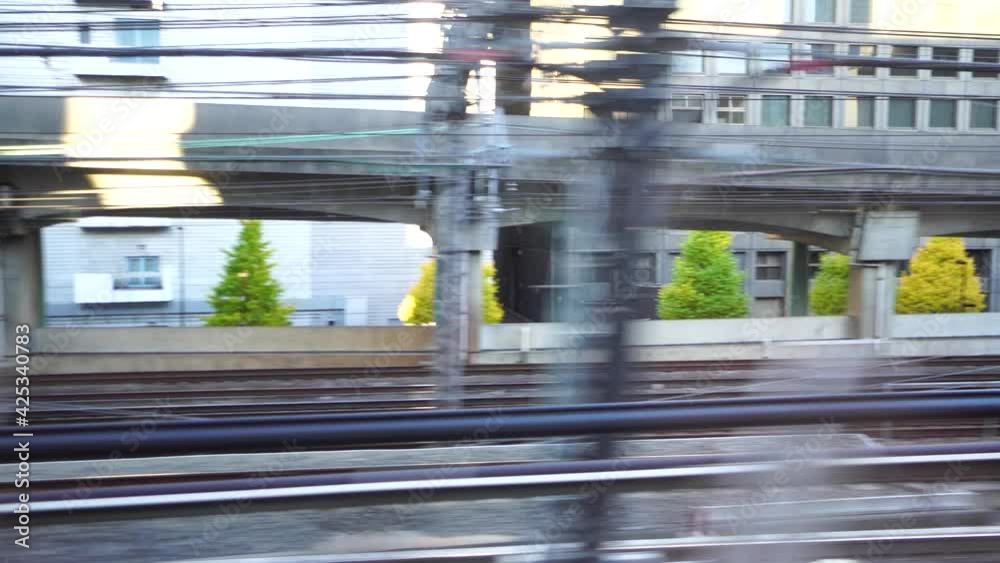 鉄道　車窓　北陸新幹線　下り　金沢行　丸の内　大手町　揺れ有
