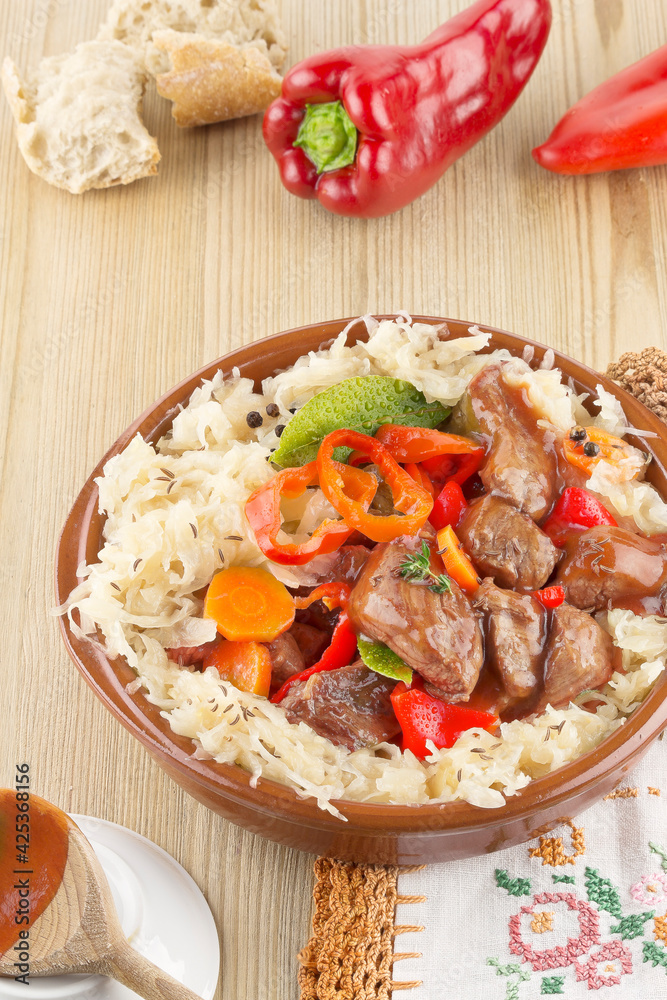 Spicy beef goulash with pickled cabbage series picuture 01 Spicy beef goulash with pickled cabbage series picuture 01