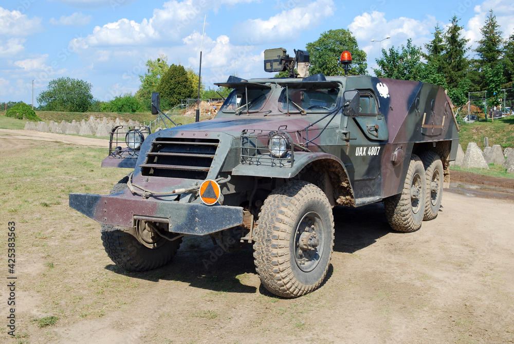 Transporter opancerzony