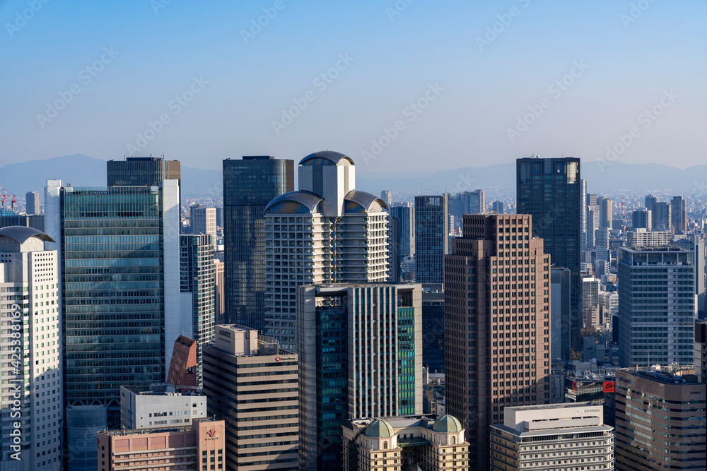 Fototapeta premium [大阪府]大阪中心部の風景（梅田スカイビル）