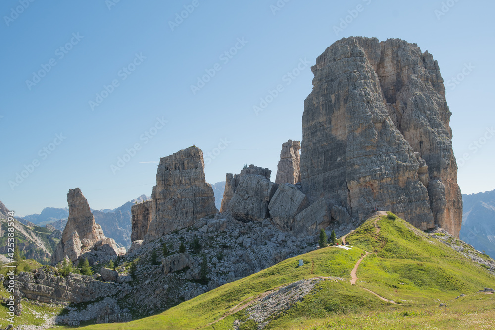 Les Cinque Torri dans les Dolomites, Sud-Tyrol, Italie, 2020