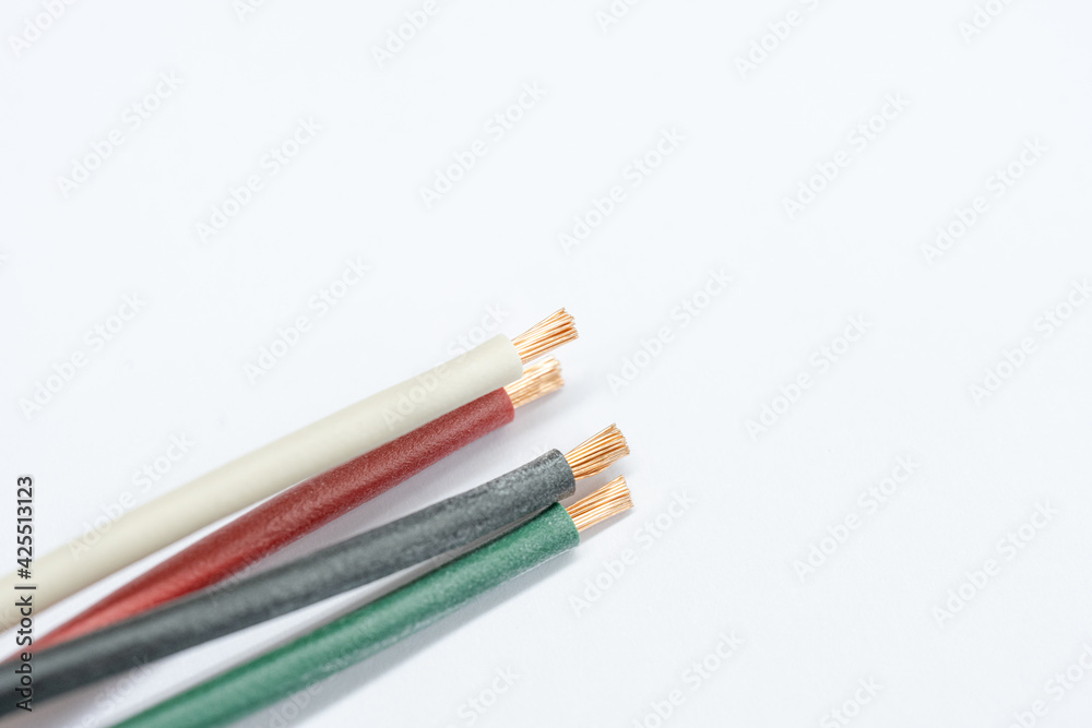 【電線加工】末端処理中の電線【工業】 【電線加工】末端処理中の電線【工業】