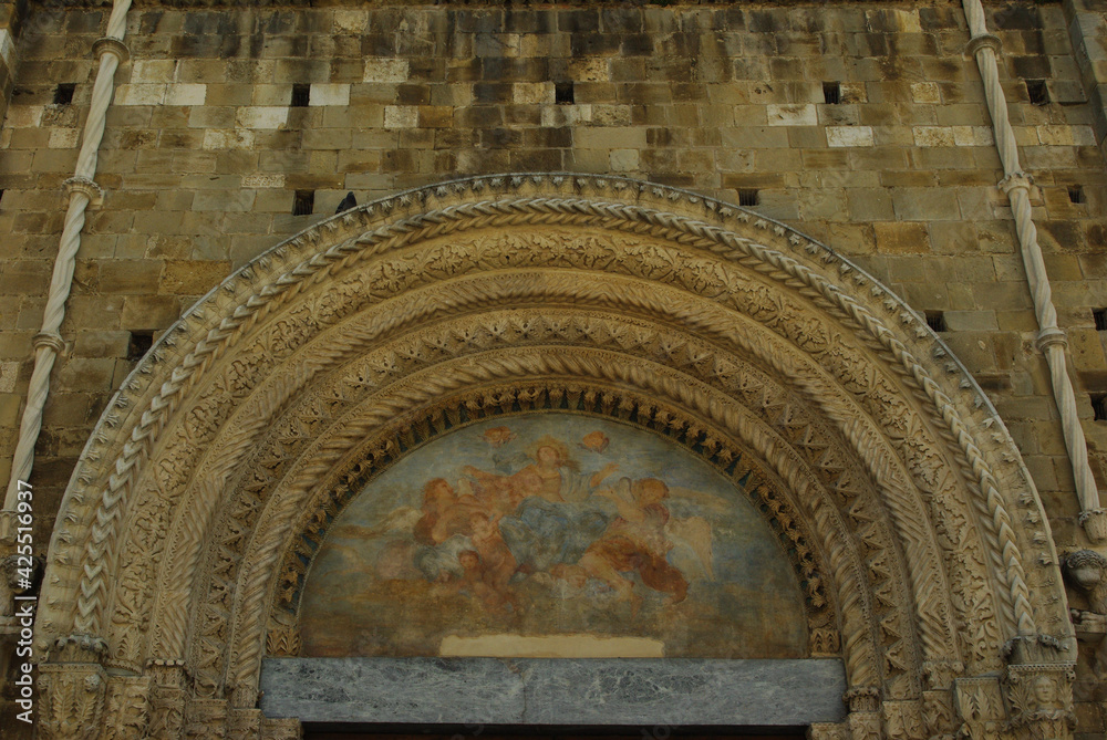 Obraz premium Atri - Abruzzo - The precious lunette of the Cathedral of Santa Maria Assunta