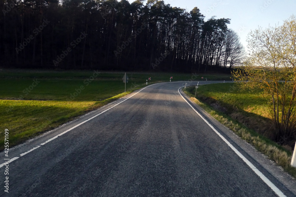 Fototapeta premium Porzellanstraße von Schlüsselfeld nach Reichmannsdorf