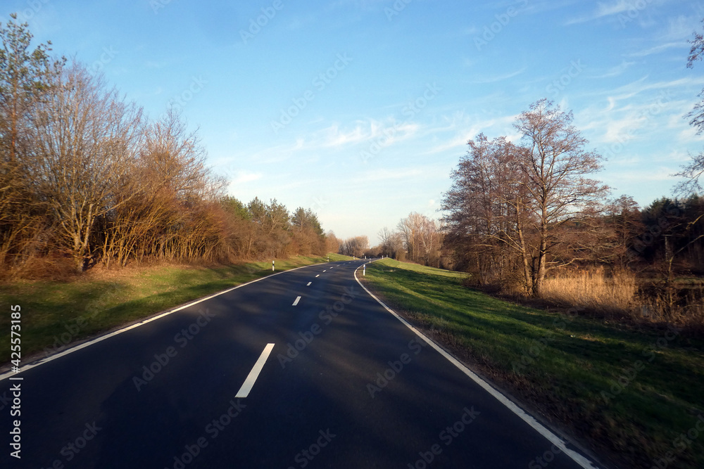 Fototapeta premium Porzellanstraße von Schlüsselfeld nach Reichmannsdorf