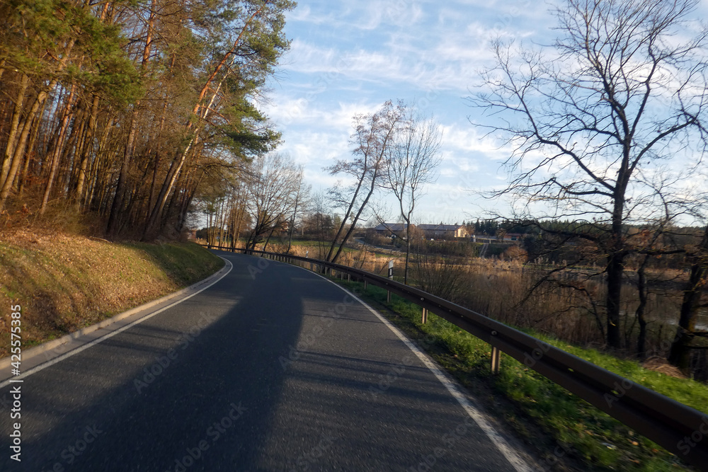Straße von Reichmannsdorf nach Mühlhausen Straße von Reichmannsdorf nach Mühlhausen