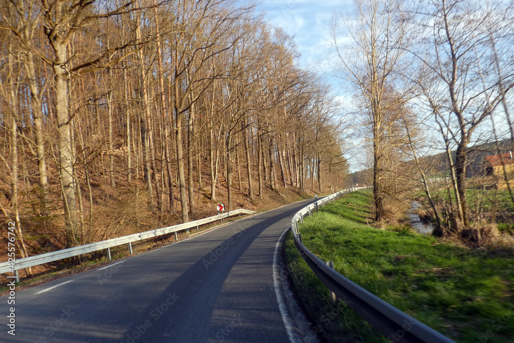 Straße von Reichmannsdorf nach Mühlhausen Straße von Reichmannsdorf nach Mühlhausen