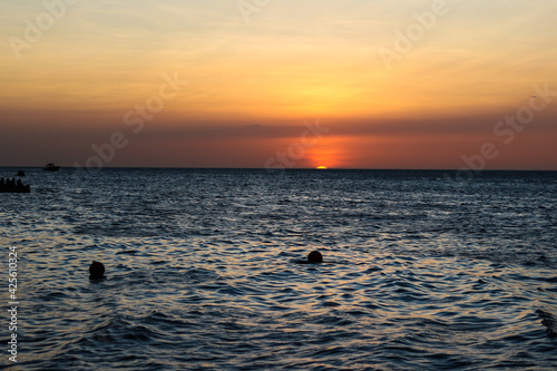 Atardecer Santa Marta  Colombia  playa El Rodadero