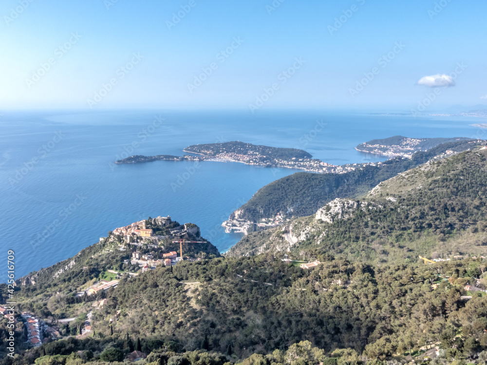 Panorama sur la mer et la Côte d'Azur depuis les hauteurs de Monaco