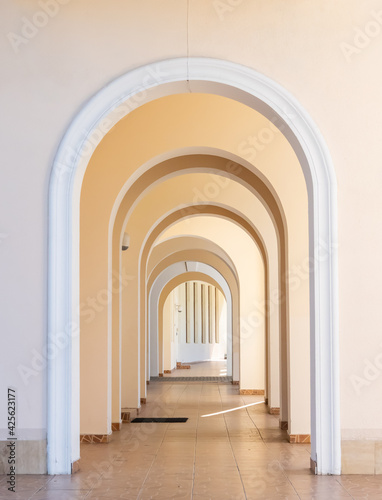 Fototapeta Naklejka Na Ścianę i Meble -  Arched Walkway without people. architecture interior.