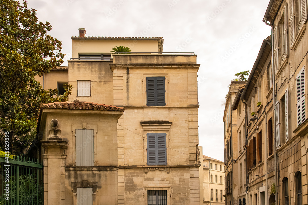 Fototapeta premium Avignon, typical house, colorful building 