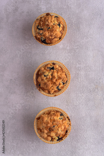 Delicious crumble muffins with raisins