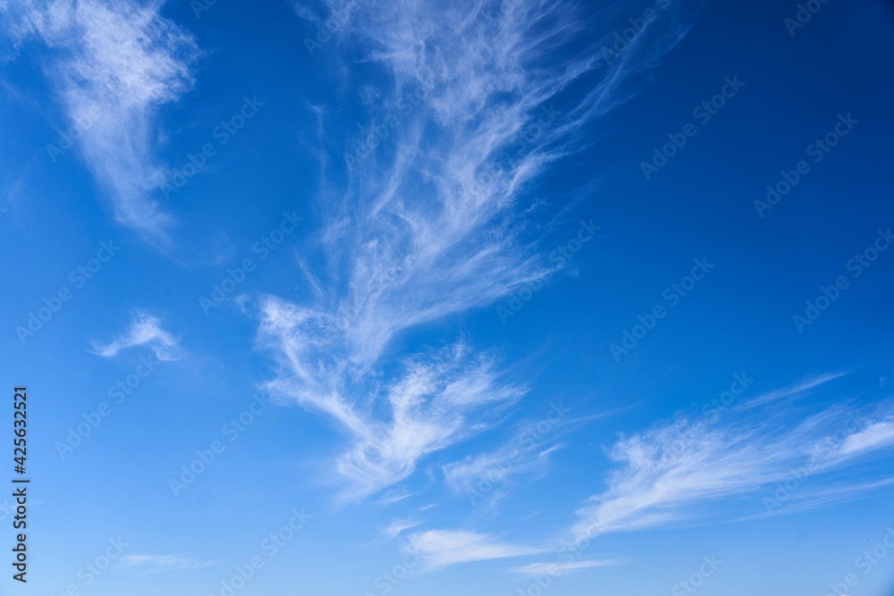 Nubes cielo azul en dia soleado - obrazy, fototapety, plakaty 