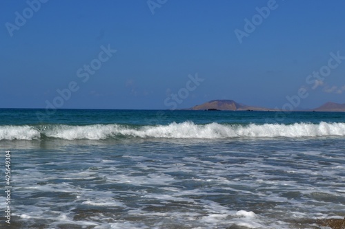 Big waves in the south of Lanzarote © Cande Marrero