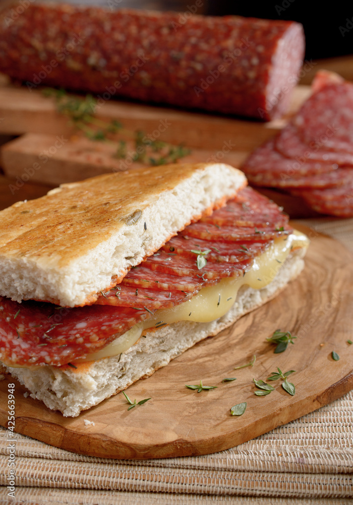sandwich de mozarella sandwich de mozarella