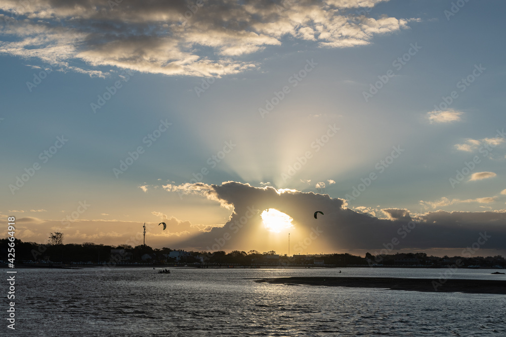 Deportes acuáticos y atardecer. Deportes acuáticos y atardecer.