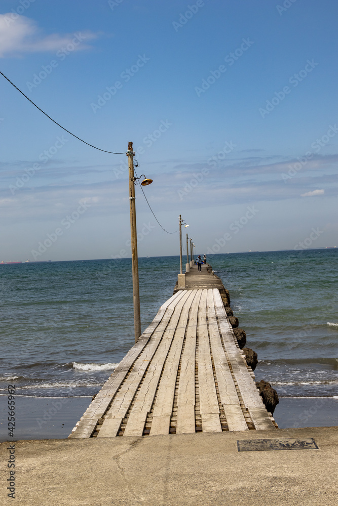 海に突き出た木製桟橋 Stock Photo | Adobe Stock