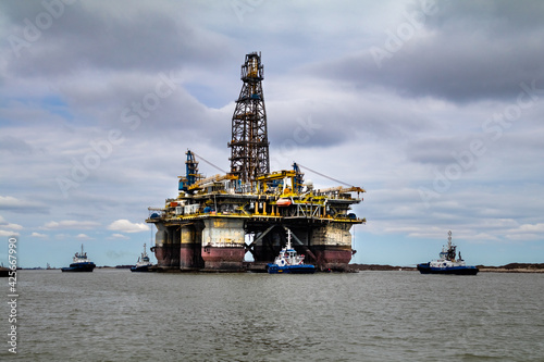 Noble Jim Day Oil Rig