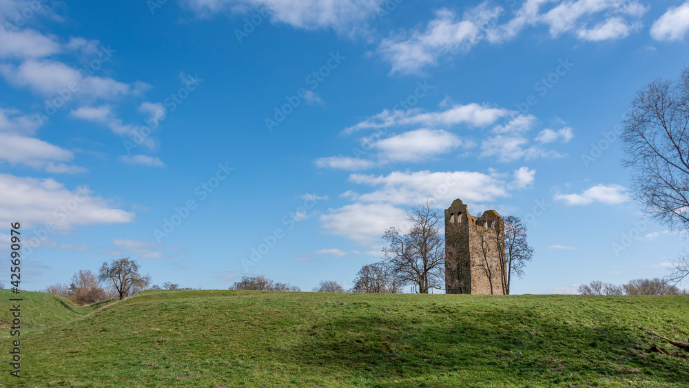Deutschland, Sachsen-Anhalt, Hundisburg, Ruine Nordhusen, 12. Jahrhundert, gehört zur Straße der Romanik, der Transromanica.
