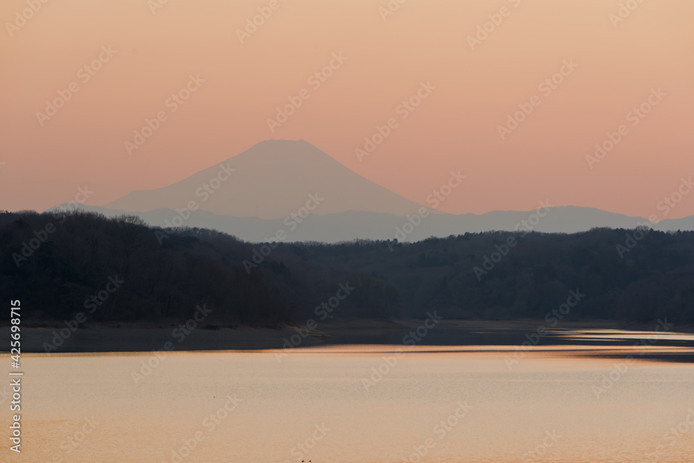 Fototapeta premium 夕映えの富士