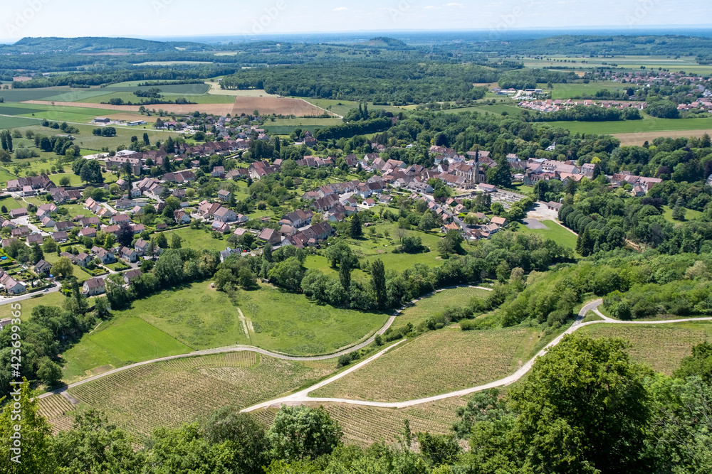 Village de Voiteur dans le vignoble jurassien